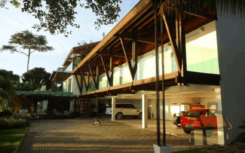 Venda de mansões em frente ao mar na Praia de Cacupé em Florianópolis, SC