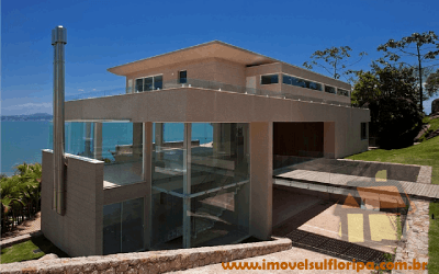 Casas à venda de alto-padrão em frente ao mar na Praia de Cacupé, em Florianópolis, SC