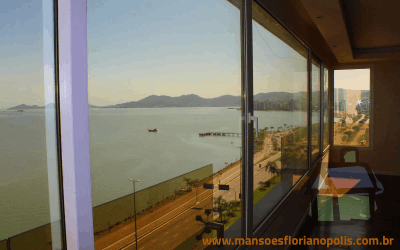 Cobertura na Beira Mar de Florianópolis para venda