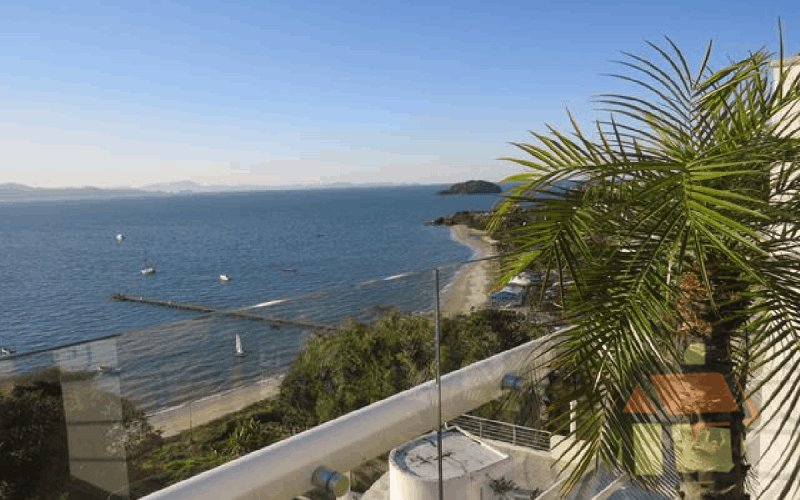 Cobertura para venda em frente ao mar em Florianópolis, SC