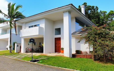 Vendo casa de alto padrao em condominio fechado em florianopolis