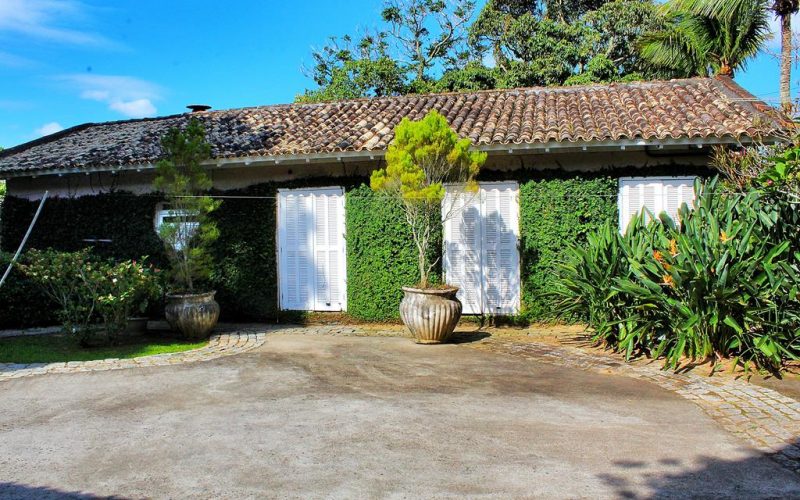 Casa na beira da lagoa para venda